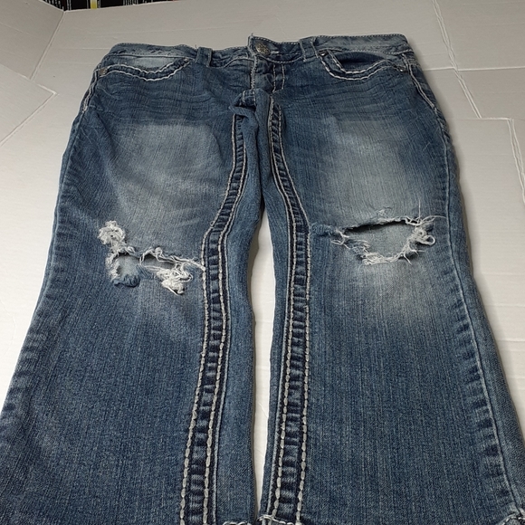 Paisley Sky Distressed Jean Capris Size 0 - Picture 8 of 16